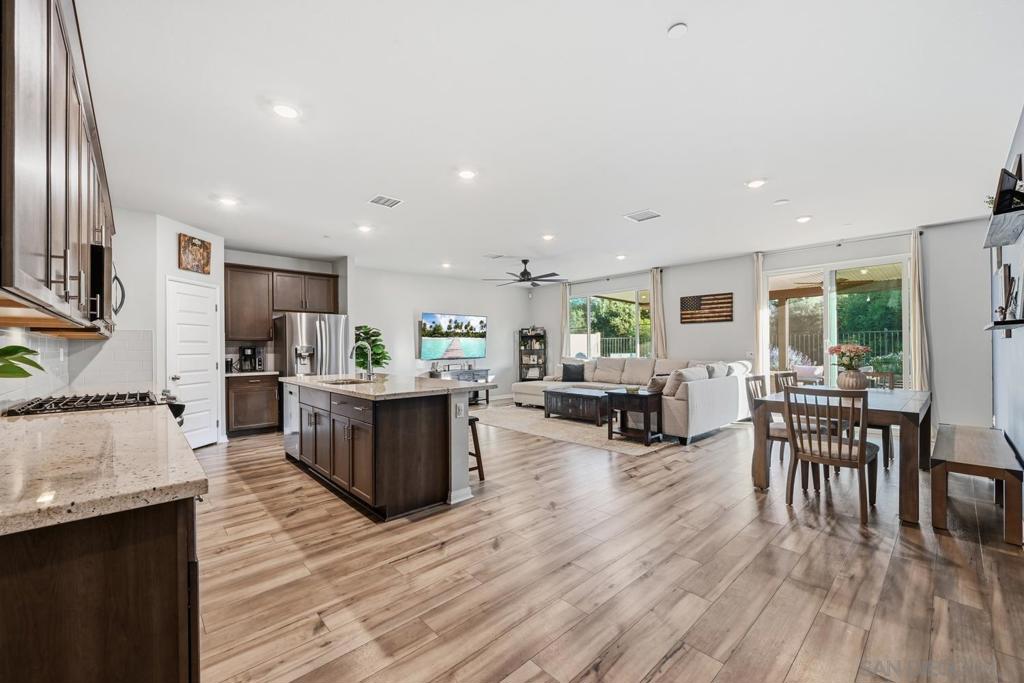 28327 Farm Creek