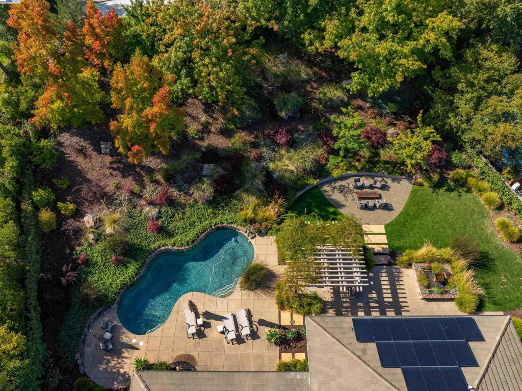 RUBY HILL - Residential