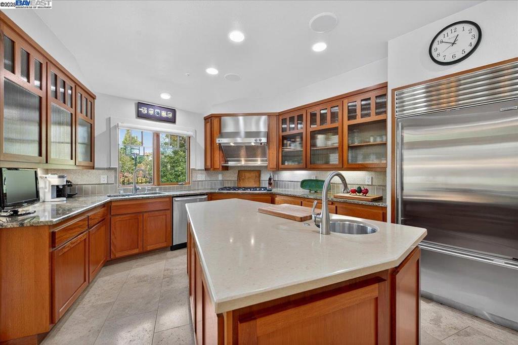 RUBY HILL - Residential