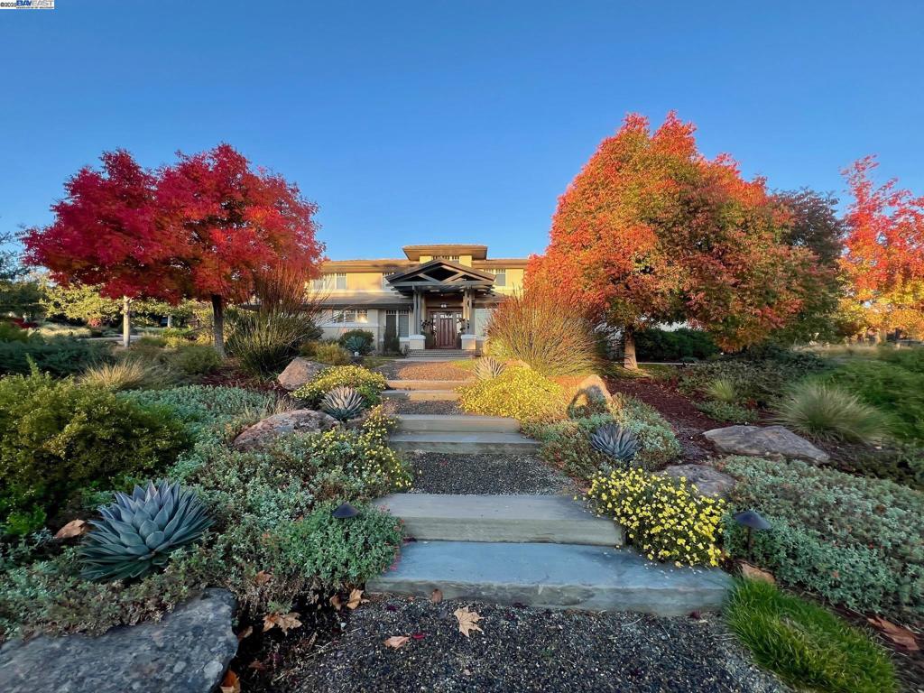 RUBY HILL - Residential