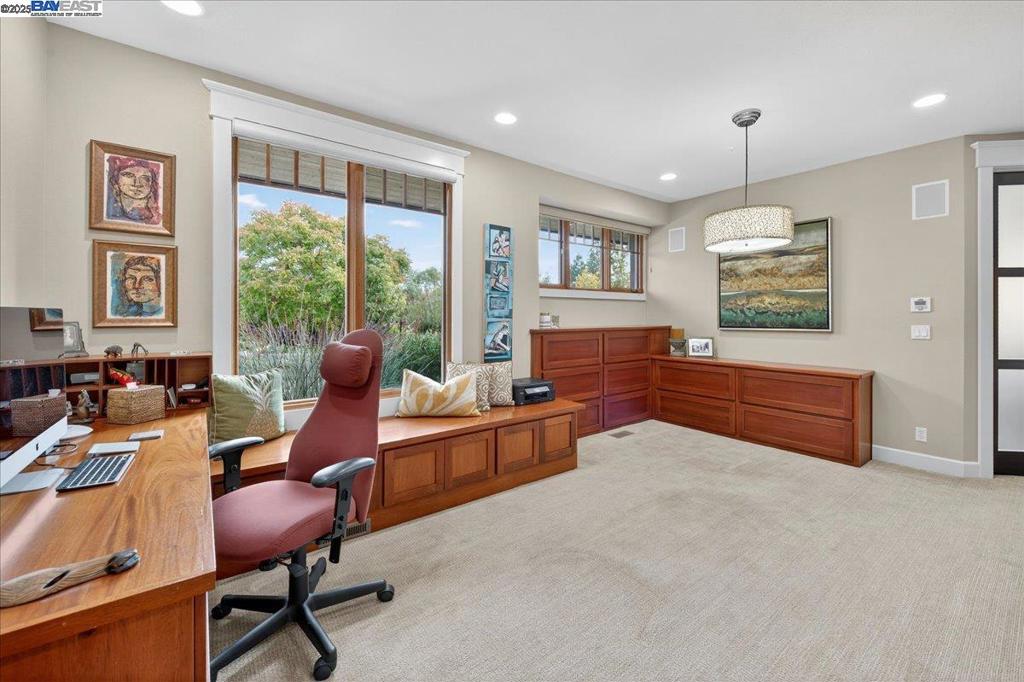 RUBY HILL - Residential