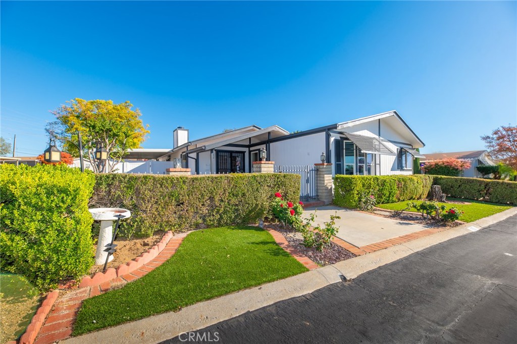 10961 Desert Lawn Drive 86