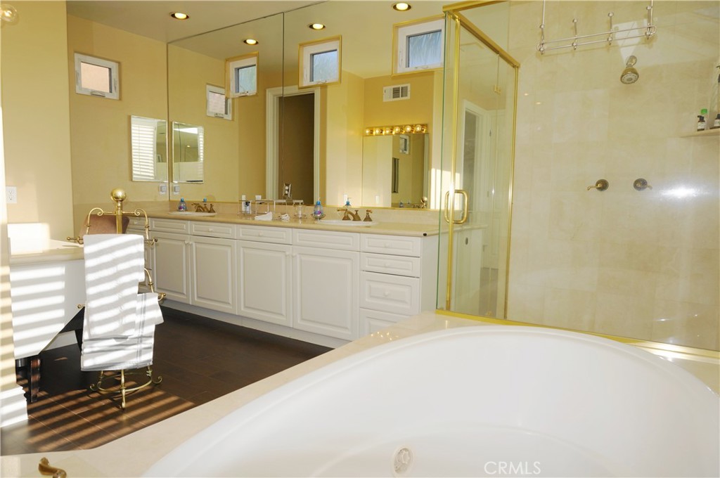 Huntington Seacliff (HSEA) - Residential Lease