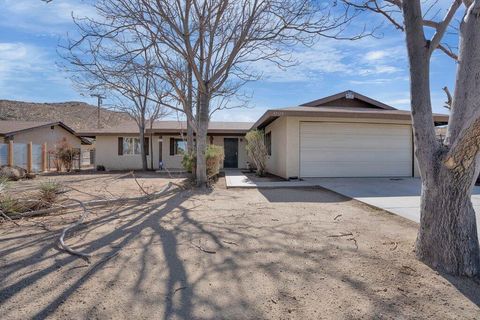 Photo of 57375 Navajo Trail, Yucca Valley, CA 92284 (MLS # 219125831PS) Photo of 57375 Navajo Trail, Yucca Valley, CA 92284 (MLS # 219125831PS)