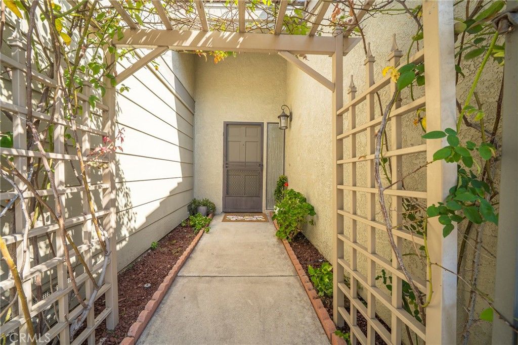 Photo of 201 E Ponderosa Ln, Anaheim, CA 92802 (MLS # OC26092367)