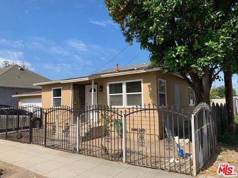 Photo of 3717 S Raymond Avenue, Los Angeles, CA 90007 (MLS # 26842537)