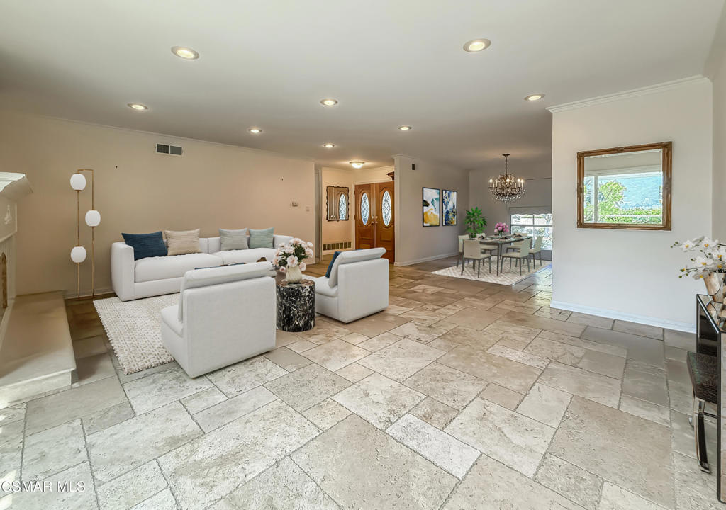 370 View Drive