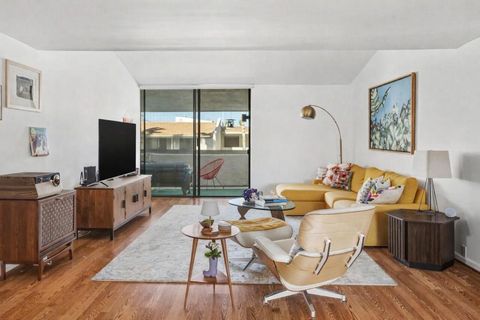 Photo of 261 E La Verne Way #Q, Palm Springs, CA 92264 (MLS # 219141643PS)