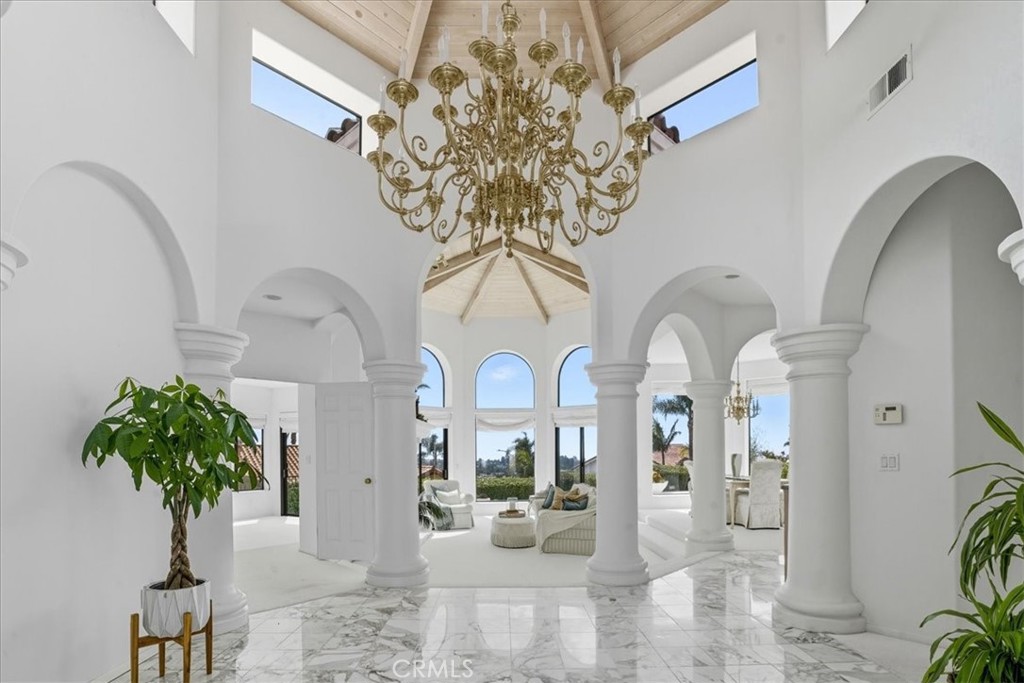 PROPERTIES 45 La Gaviota