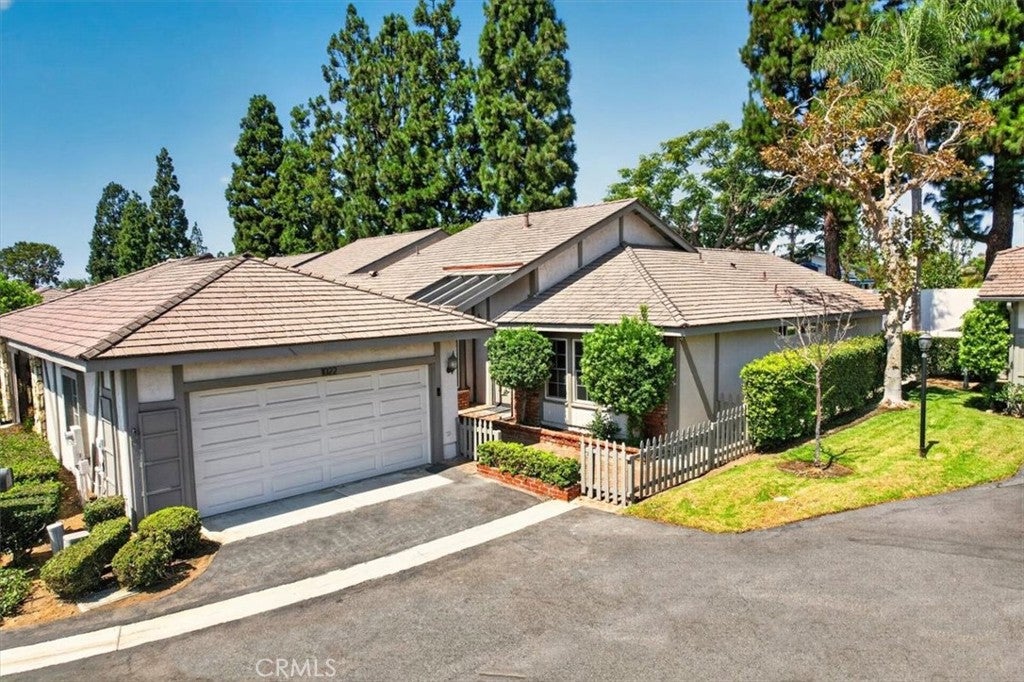 1022 Regis Way