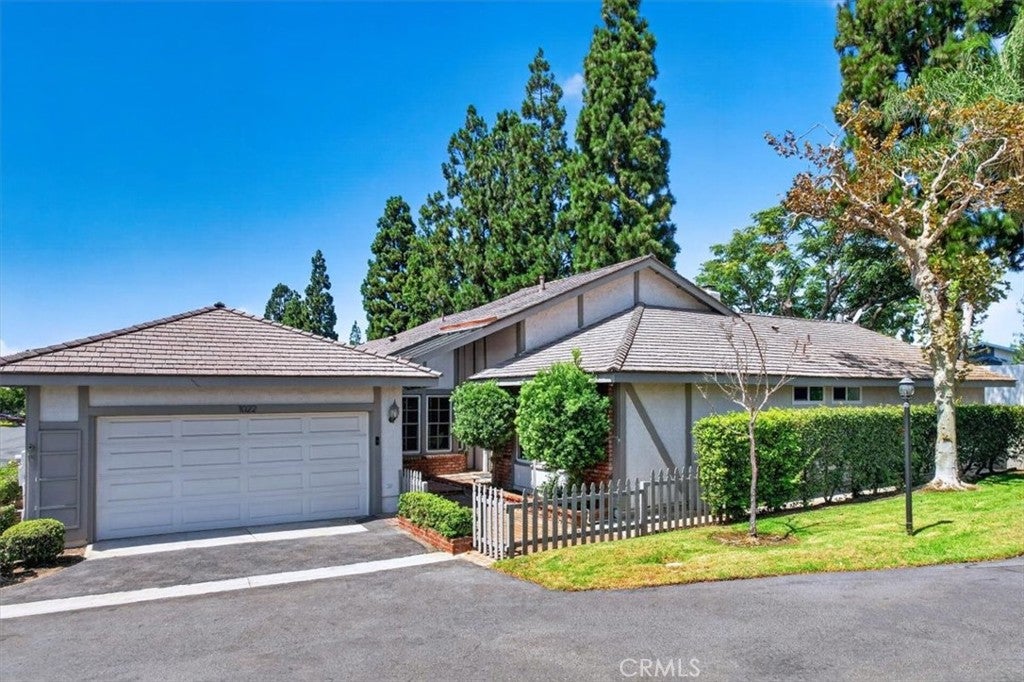1022 Regis Way