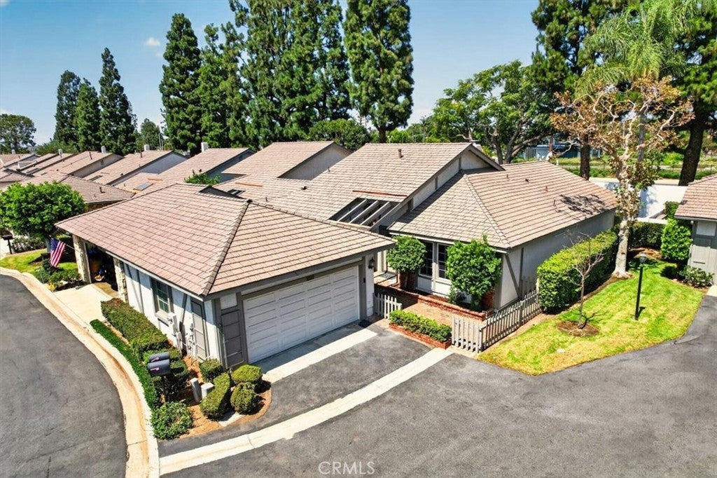 1022 Regis Way