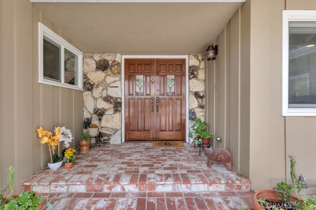 Photo of 19832 Redwing Street, Woodland Hills, CA 91364 (MLS # SR25166830)