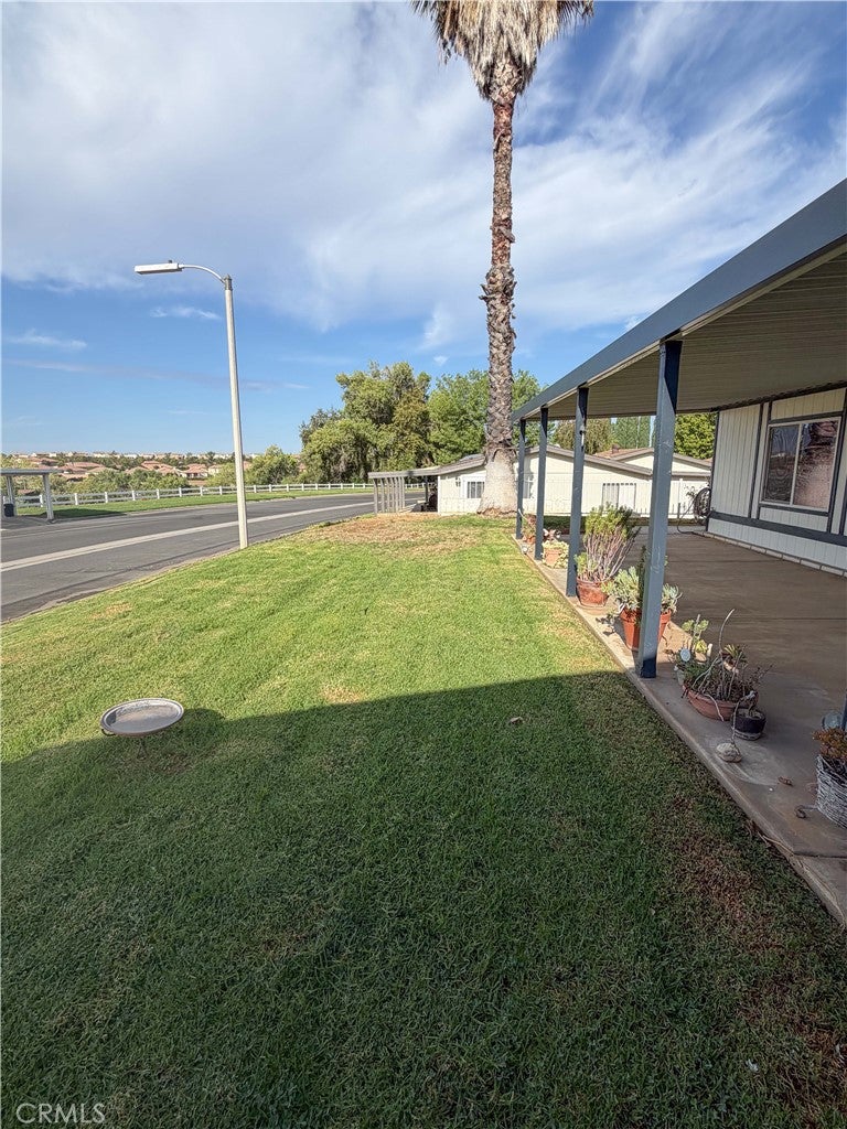 10961 Desert Lawn 252