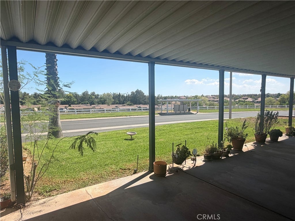 10961 Desert Lawn 252