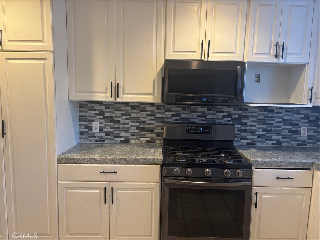 13902 S Zamora