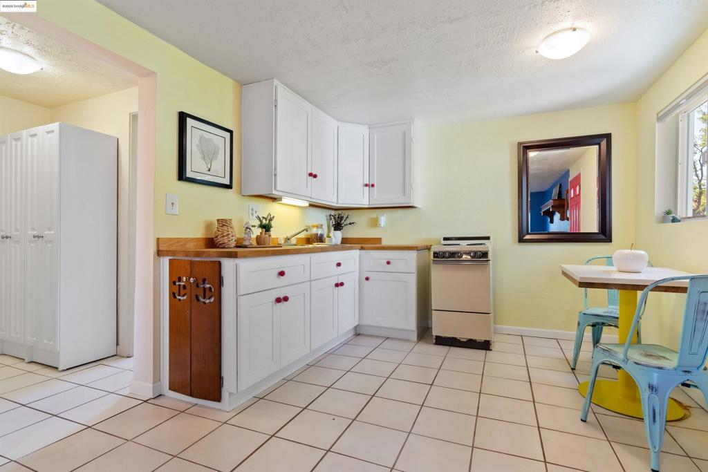BETHEL ISLAND - Residential