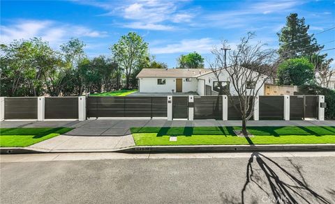 Photo of 22500 Baltar, West Hills, CA 91304 (MLS # SR26018420)