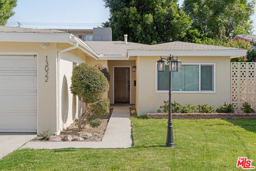 13022 Aetna Street