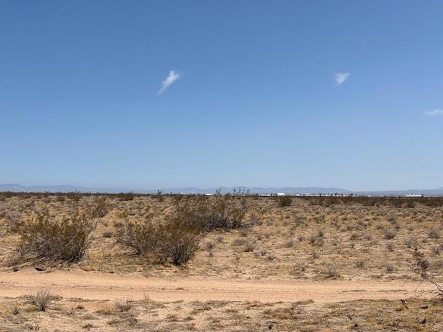 20 Acres of land that is residential-vacant land.For every 9 acres 1 dwelling can be built.