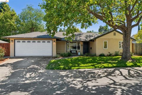 Photo of 387 Gladys Dr DR, Pleasant Hill, CA 94523 (MLS # 41134755)
