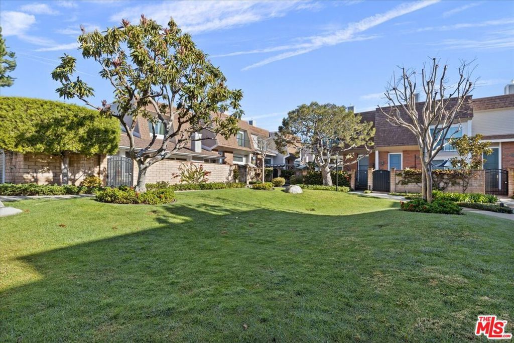 listing image 130722500165161503904