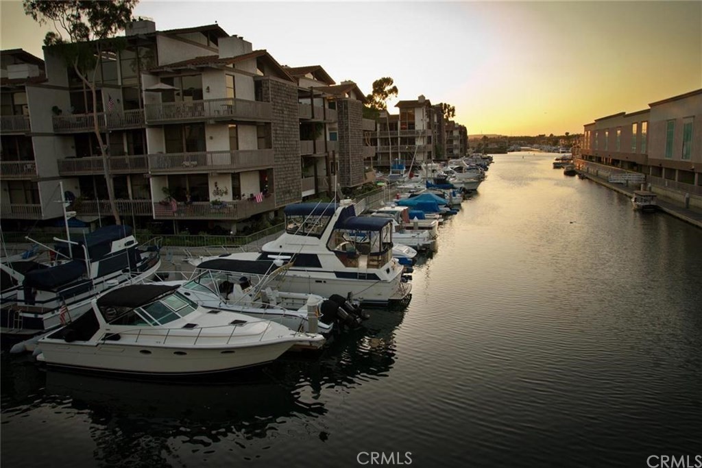 5327 Marina Pacifica Drive N Key19