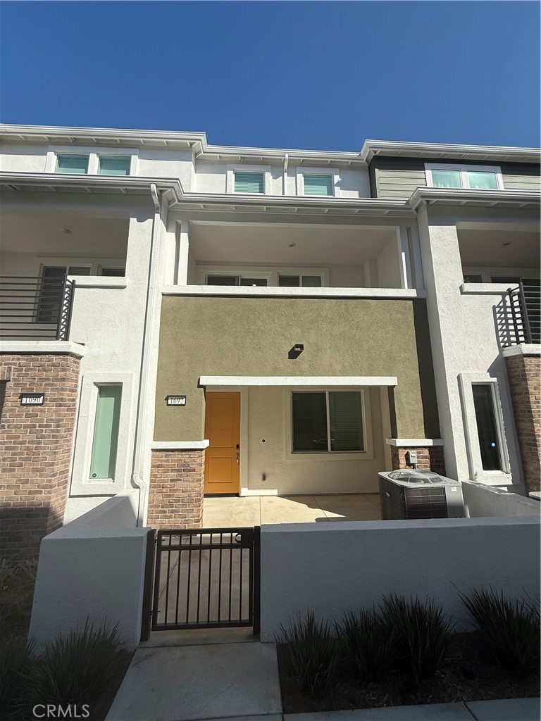 Newly constructed townhouse at new community. A community of three-story townhome 3 Bedroom, 3.5 Bathroom with 2 car Garage. Featuring ample storage, walk-in closets and laundry room, and close proximity to the I-10 and I-605 freeways for convenient access into Los Angeles cities. Close distance to supermarket and shopping center.