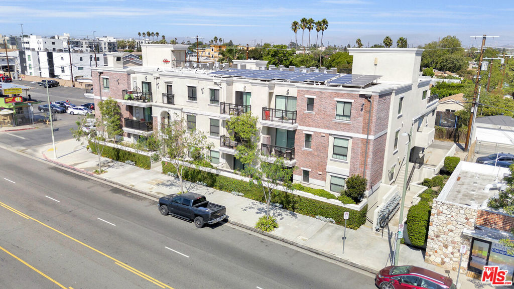 10455 Magnolia Boulevard