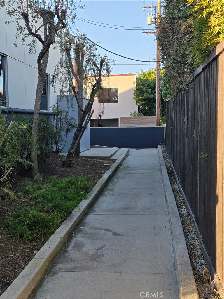 3932 Long Beach