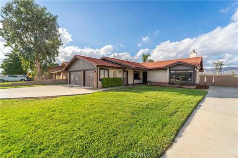 Photo of 41830 Vanchelle Court, Hemet, CA 92544 (MLS # SW25233362)