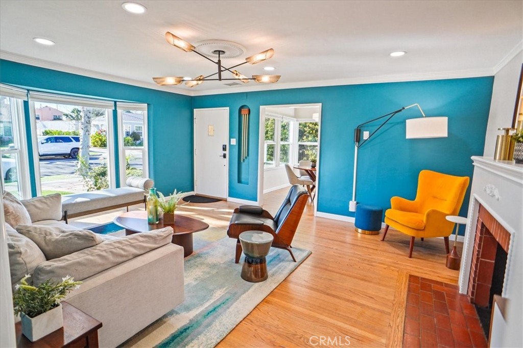 612 S Mariposa Street