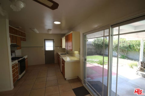 Tiny photo for 1051 Gill Avenue, Port Hueneme, CA 93041 (MLS # 26968565)