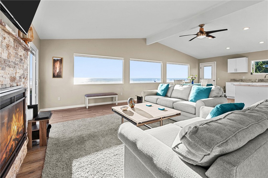 3302 Beachcomber Dr.