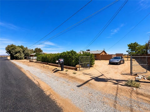 Tiny photo for 36827 Hidden River Rd, Hinkley, CA 92347 (MLS # HD26225871)