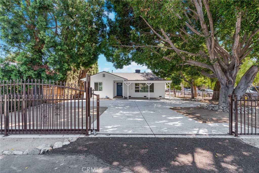 8938 Duarte Road