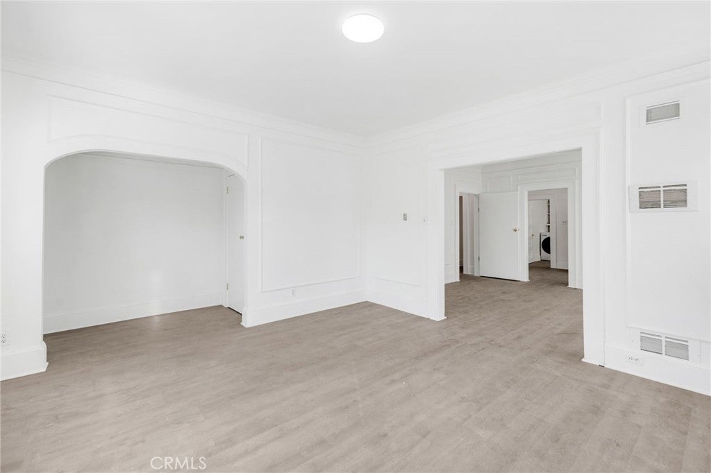 548 N Kenmore