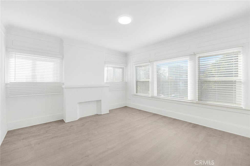 548 N Kenmore
