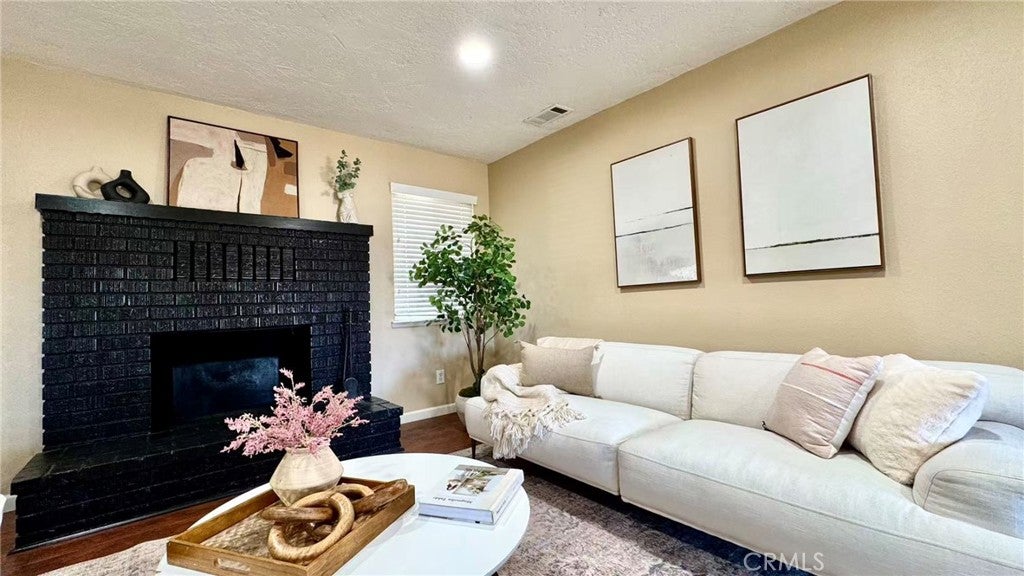 9957 Oakwood