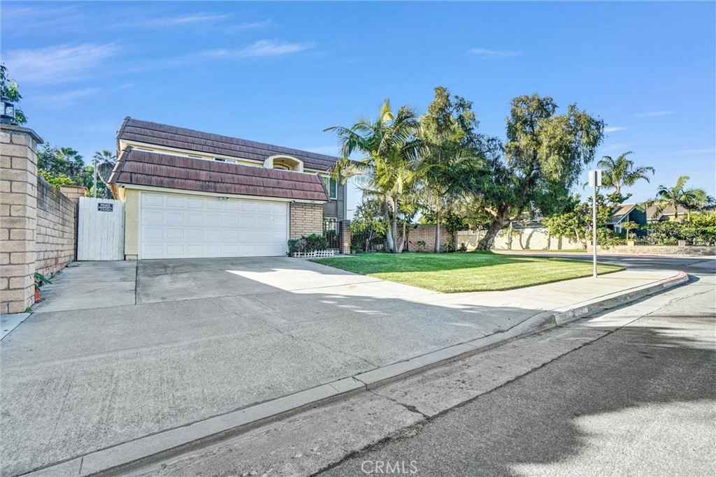 1341 S Pembrooke Lane