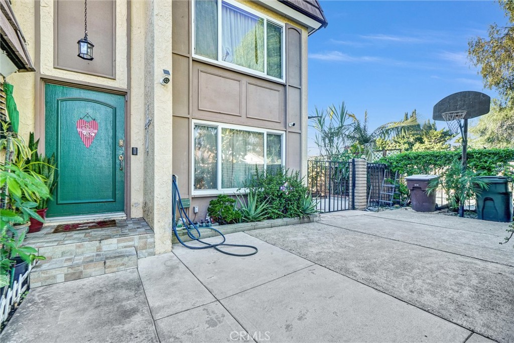 1341 S Pembrooke Lane