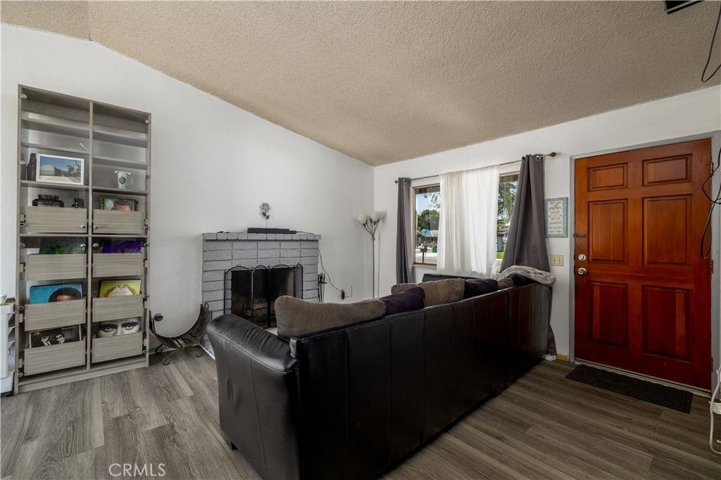 listing image 130722936722890230701