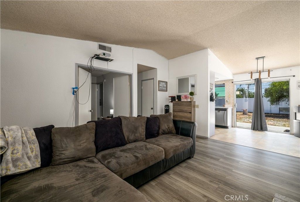 listing image 130728036192355405774