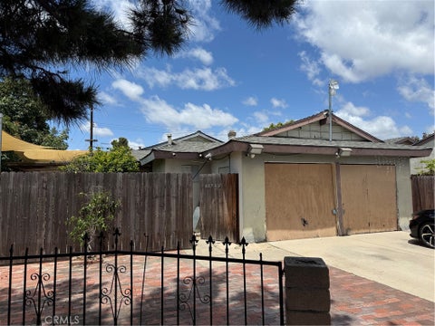 Photo of 4619 W 3rd ST, Santa Ana, CA 92703 (MLS # SR26142662)