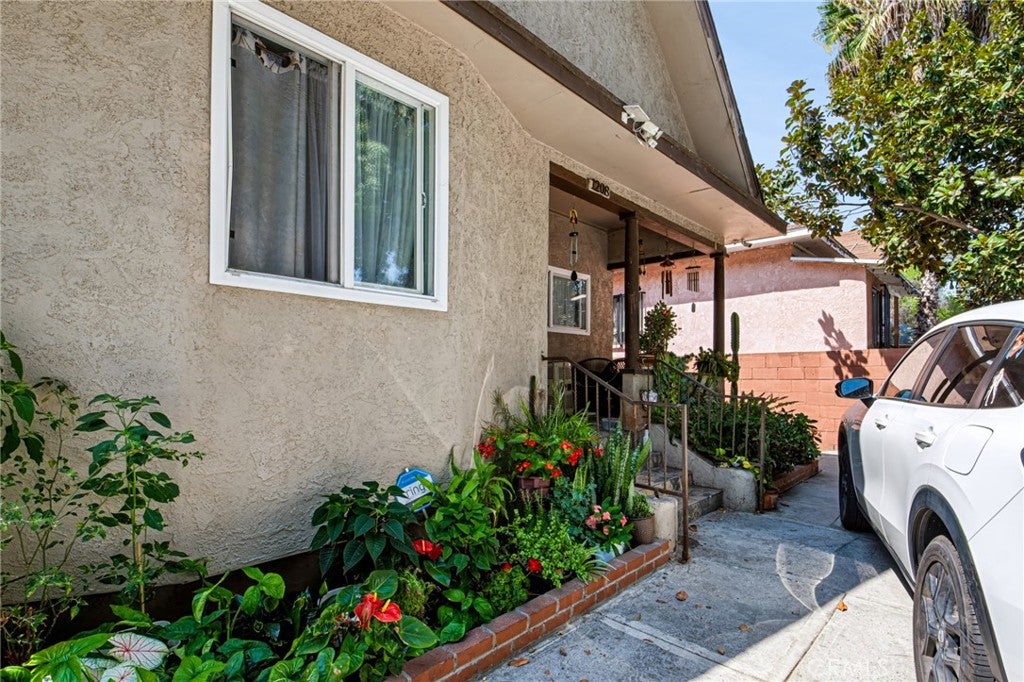 1208 E 34th Street Los Angeles CA