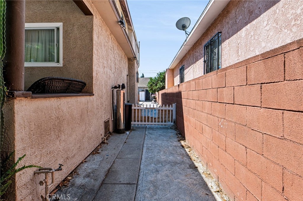 1208 E 34th Street Los Angeles CA
