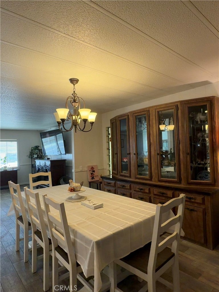1025 S Lyon