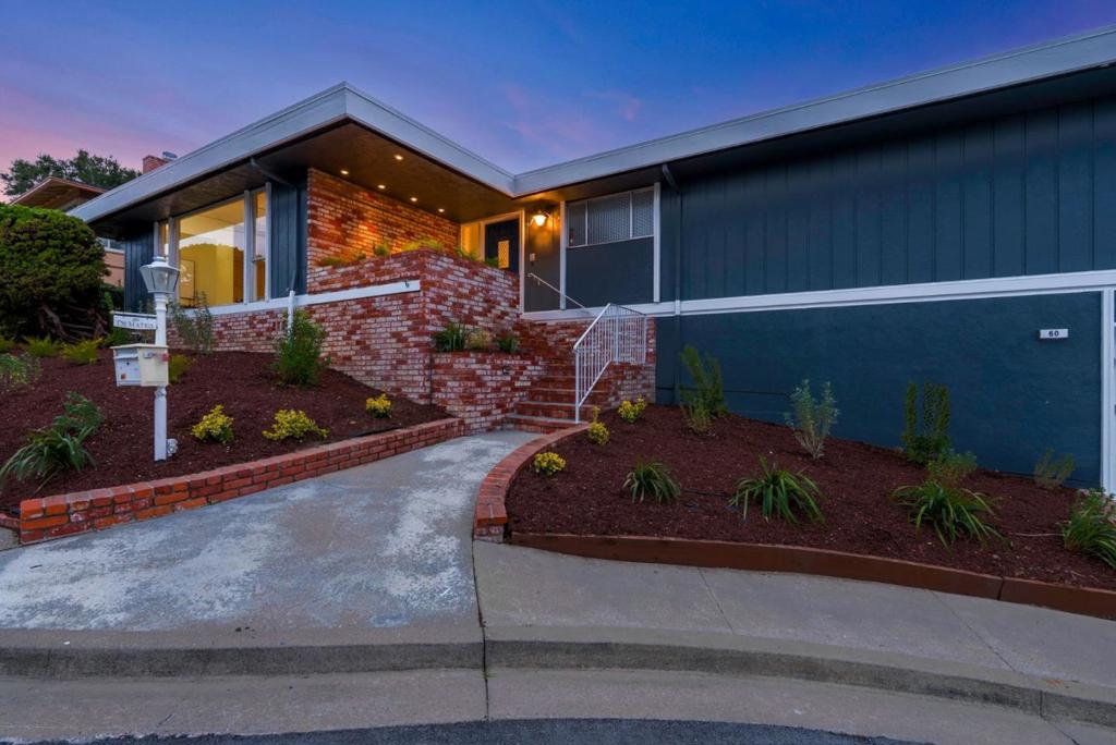 Properties 3 60 Loree Lane