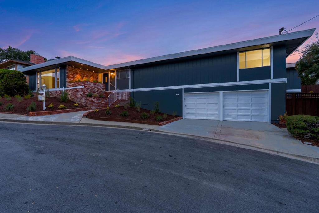 Properties 2 60 Loree Lane