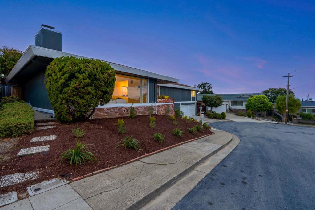 Properties 1 60 Loree Lane